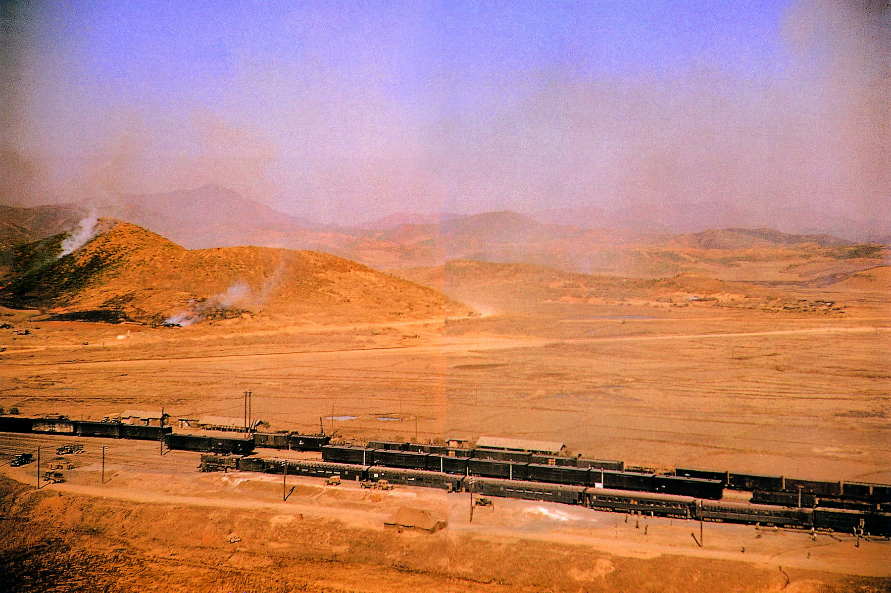 A sight in the vicinity of Munsan Station, Gyeonggi Province at the beginning of the 1960s. At that time, this kind of bare landscape was seen anywhere in Korea.